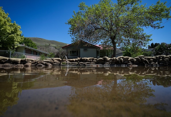 Flood watch issued in northwest B.C. due to snowmelt induced by high temperatures