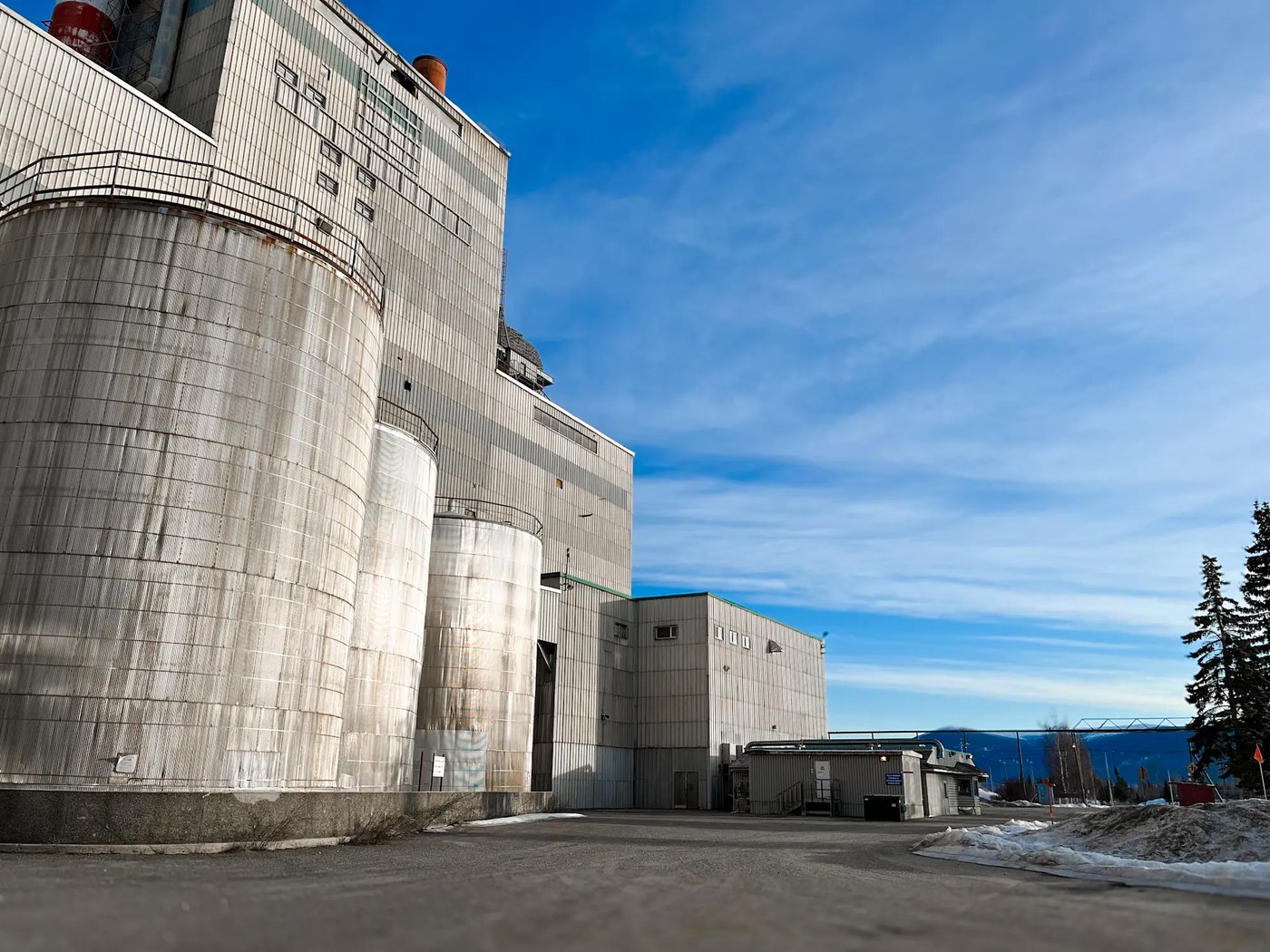 Mackenzie Mayor welcomes re-opening of paper mill, closed since 2021