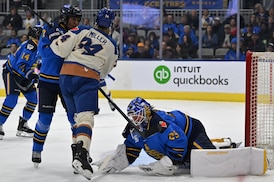 Goldeneyes hold off Sceptres, snap two-game skid in 3-2 win