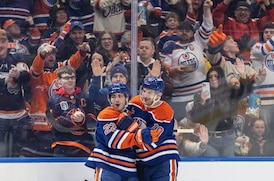 McDavid leads Oilers to 3-1 win over Predators, but lose Draisaitl to injury