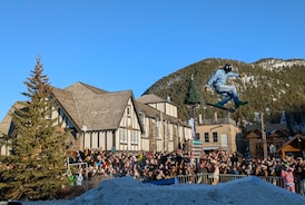 Tourist towns ‘desperate’ for workers in Alberta