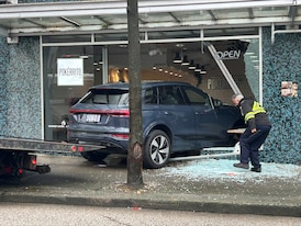 Car crashes through downtown Vancouver restaurant 