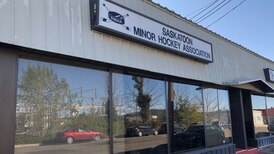 ‘Just not right’: Sask. referees blow whistle on hockey parents’ behaviour