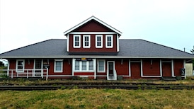 Family that once lived in B.C. train station sought by RCMP