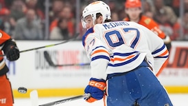 McDavid joins last-minute lineup to face playoff elimination game vs. Ducks