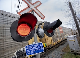 High-speed rail pitch draws high levels of support and opposition: poll