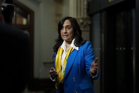 Should Canadians cancel Mexico trips as airlines resume flights? Anand won’t say