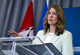 Smith says caucus executive director didn't report voter list meeting to higher-ups