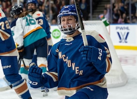 Boreen, Maschmeyer help Goldeneyes snap three-game skid with win over Sirens