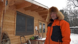 Northern Ont. man defies eviction threat, vows to remain in self-built dwelling